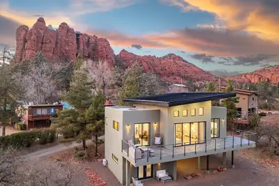 Image de New|Moondance Redrock View Terrace|Mtn. Views