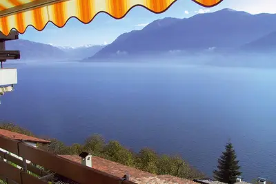 Image de Detached house in a residence with swimming pool on an elevated slope