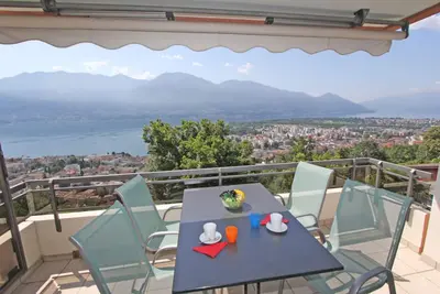 Image de Newly furnished apartment in a small residence on a sunny slope above Locarno