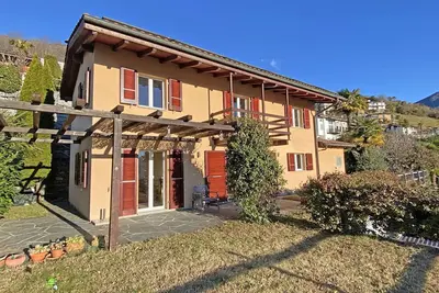 Image de Well-maintained detached house on a sunny slope with magnificent panoramic views