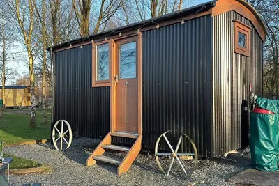 Image de Cosy En-suite Shepherd Huts in beautiful wooded area.