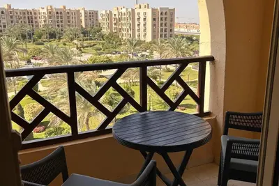 Image de Modern charming 2-bedroom apartment with Ac, WiFi in Rehab city -new cairo