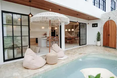 Image de Brand New 2 Villas Combo 6br Up to 12px 11min walk to Berawa Beach