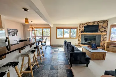 Image de Cozy Mountain Escape with Keystone Ski Hill Views