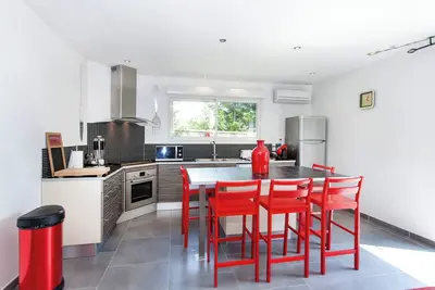 Image de gite avec piscine et spa privatif