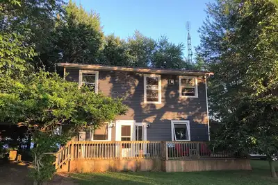 Image de New Listing! Spacious Beachfront Retreat on Lake Erie