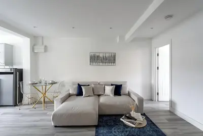 Image de Stylish 2-Bedroom Retreat in Downtown Rochester