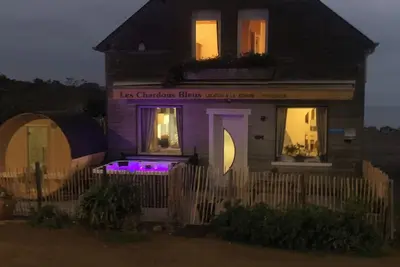 Image de Gîte Les Chardons Bleus. Vue mer /espace bien être