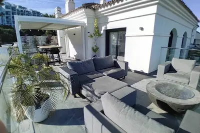 Image de Penthouse Apartment with incredible sea views and large outdoor terrace.