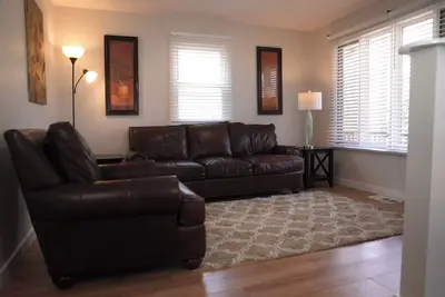 Cozy 2-bedroom stay in enchanting Smithfield with Ac, WiFi