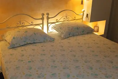 Image de Inparma West bright/silent/equipped, bus, stores and restaurants nearby.