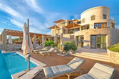Image de Charming 4-bedroom villa with infinity pool, with best view of fabulous Poros