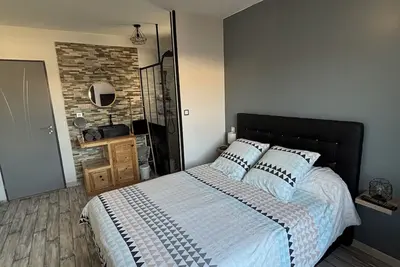 Villa 3 chambres, piscine et parking