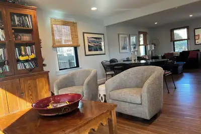 Image de Charming 3-bedroom house with fenced In backyard & pond in downtown Lewes