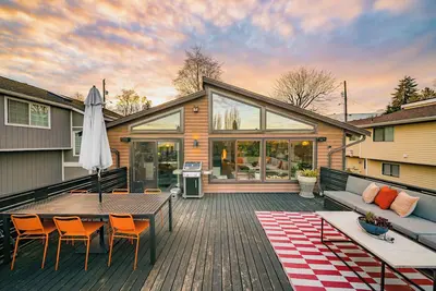 Image de Rainier View House w/ HotTub Near Lightrail