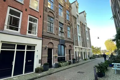 Image de Luxury, Newly Remodeled Apartment in 16th Century Warehouse, with Boat
