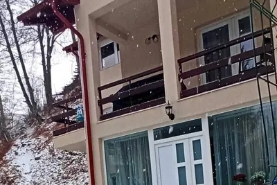 Image de Enjoyable 2-bedroom house with WiFi in Bușteni