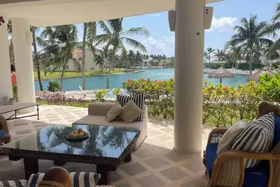 Image de 3-bedroom, 3. 5 bath, waterfront condo in Puerto Aventuras with pool, wifi, A/C