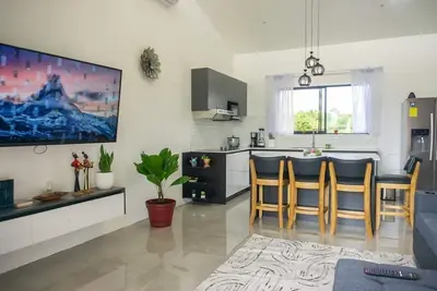 Image de Verde ArmonĂa Lodge Very close to Manuel Antonio beach Beautiful mountain views