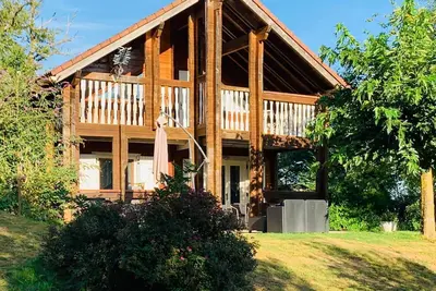 Image de Parc Naturel Périgord-Limousin, Les Chalets de Meilhac, Etang, Piscine et spa