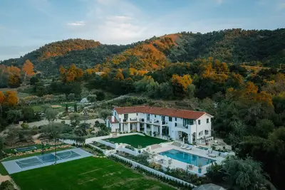 Image de Ojai Luxury 6. 5 miles to Ojai, Pool, Spa, Yoga Dome, Pickle Ball, Magical Gardens