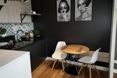 Image de Krakow's Historic Loft: Queen Bed, Modern Living & Old Town Access