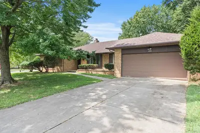 Image de Stylish & Comfortable 4-bedroom Retreat in safe and quiet Southside Springfield