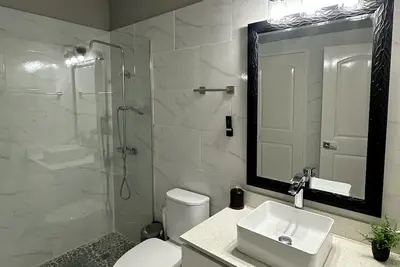 Stunning & Spacious 2-bedroom condo in Montego Bay with WiFi, Ac