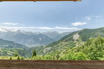 Image de Appartement 'Alpe D'huez' avec vue sur montagne et balcon