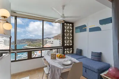 Image de Vacances \"Suite Sérénité\" avec vue sur la montagne, Wi-Fi et climatisation