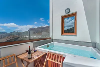 Image de Maison de vacances 'La Casa De La Esquina - 360º View' avec vue montagne, Wi-Fi et climatisation