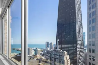 Image de Longterm living in Chicago: 3br Luxury Lakefront@Oak St Beach--pool, gym, decks