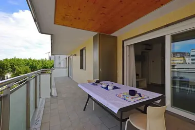 Image de Appartement de vacances avec balcon et climatisation