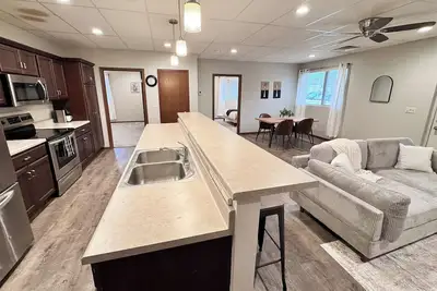 Image de Beatrice Beauty - Remodeled 2 bed 2 bath in quiet neighborhood