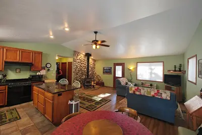 Image de 2-bedroom cabin in Lake Almanor West.
