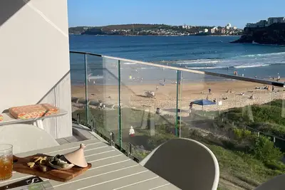 Image de Luxe Beachfront Living at Freshwater - Relax & revive in style