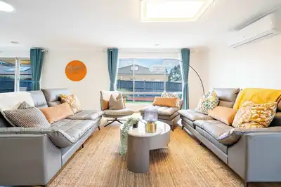 Image de Spacious 4b House in PointCook