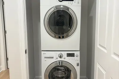 Image de Ummc, Stadiums, Convention Center - 2Bed2. 5 Bath Ensuite