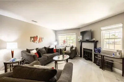 Image de Beautiful 2Bdrm-3Bth Townhome, Attached 2 Car Garage, Pool, Gated Community