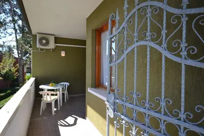 Image de Belle maison dans une résidence avec piscine