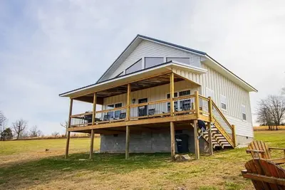 Image de Ozark Escape - Hot Tub, Mountain Views, Near River