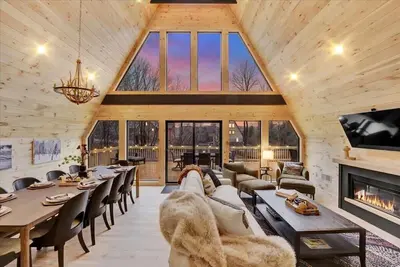 Image de The Black Lotus A-Frame | HotTub | Sauna | Firepit