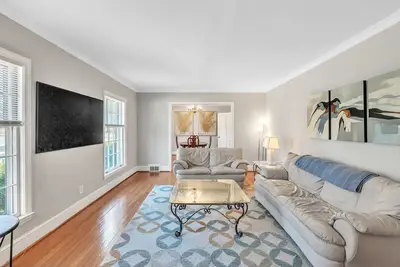 Image de 4br Ranch Near Southpark | Porch + Big Backyard