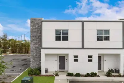 Image de Modern 5 bed Family Villa!