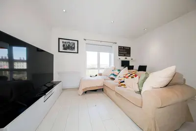 Stylish and trendy 2br apartment near city centre