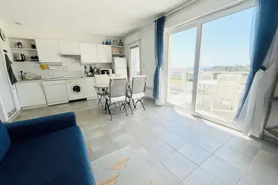 Image de Appartement Saint-Aygulf 4 pers, terrasse Vue Mer, Piscine 5mn à pied de la Mer