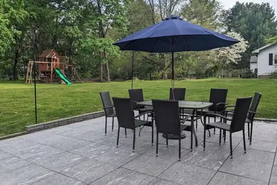 Image de Spacious 4 bedroom home with large yard