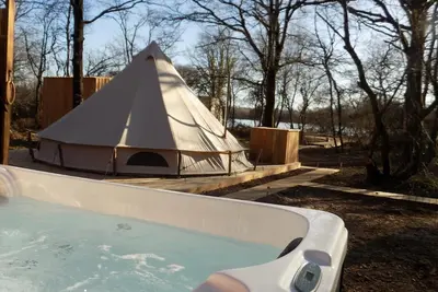 Image de Tente vue lac avec spa privatif\nCopa cabanes 4