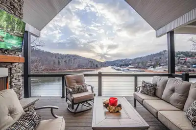 Image de Norris Lake, Lakefront with Private Covered Dock