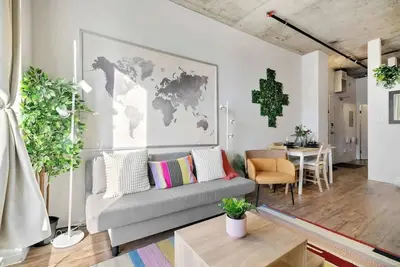 Image de Eminence Sleek Studio City View